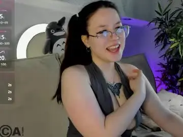 Chaturbate Sex Cam of kira_be11