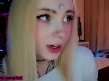 Chaturbate Live Sex of snake_bites