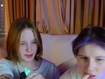 Chaturbate Free Porn Cam of berry_assortment