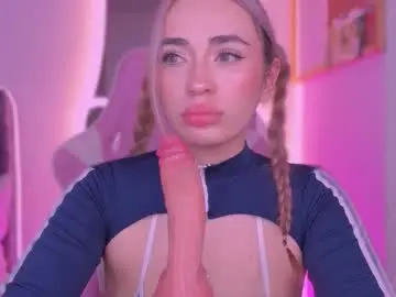 Chaturbate Live Sex Cam of alejamillan1