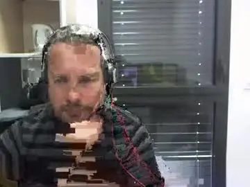 Chaturbate Live Sex Cam of moi9876543210