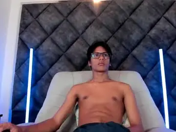 Chaturbate Live Sex Cam of liamkron