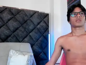 Chaturbate Live Sex Cam of liamkron