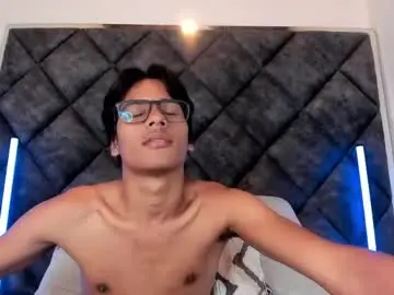 Chaturbate Best live sex cam show of liamkron