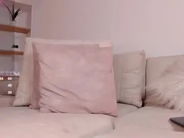 Chaturbate Live Sex Cam of kittyskirtt