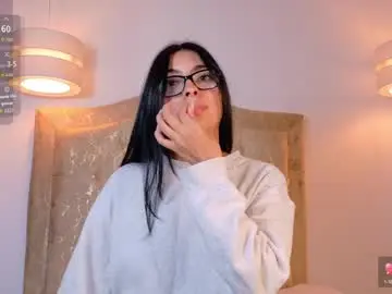 Chaturbate Live Sex Cam of laurenn_smitth