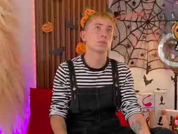 Chaturbate Sex Cam of naughty__chris