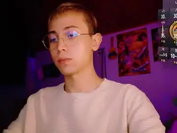 Chaturbate Live Sex Cam of naughty__chris