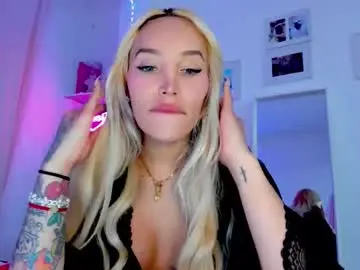 Chaturbate Live Sex Cam of _viioletweekend_