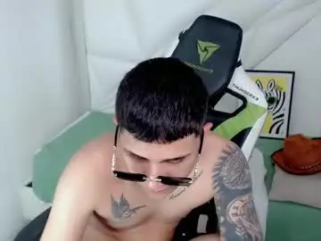 Chaturbate Live Sex Cam of black_diamondd_