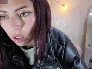Chaturbate Live Sex Cam of elody_a