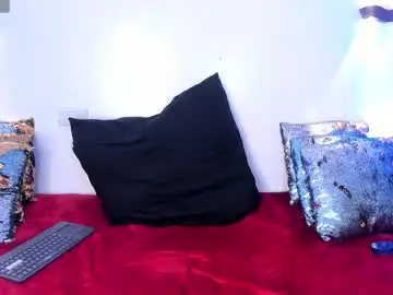 Chaturbate Live Sex Cam of emili_roux