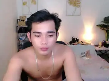 Chaturbate Live Sex Cam of urpinoy_cummer
