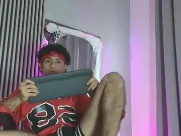 Chaturbate Live Sex Cam of andres_cream