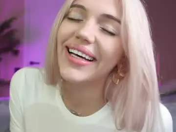 Chaturbate Live Sex Cam of milabunny_
