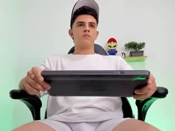 Chaturbate Sex Chat of mikecooper_