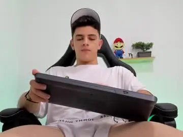 Chaturbate Sex Chat of mikecooper_