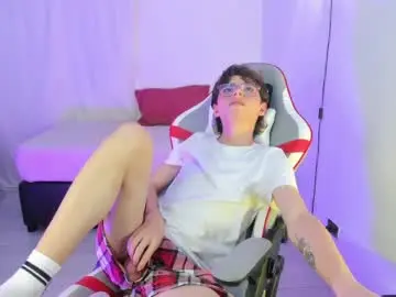 Chaturbate Best live sex cam show of eliot_winslow