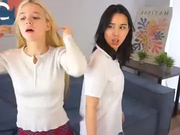 Chaturbate Live Sex Cam of claragrosshans