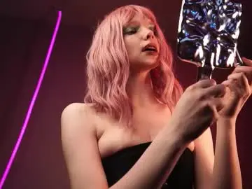 Chaturbate Live Sex Cam of ginger_hugs