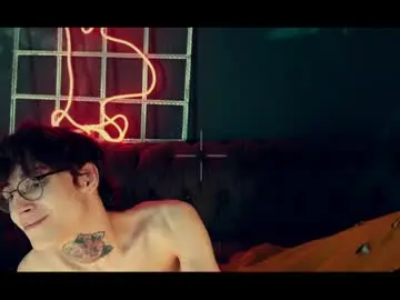 Chaturbate Live Sex Cam of hotdogswaitingaports