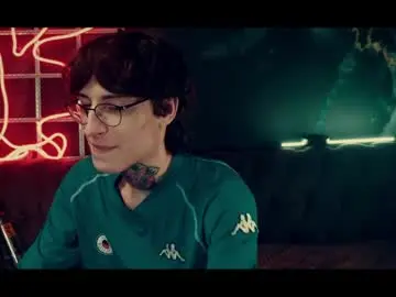 Chaturbate Adult Webcams of hotdogswaitingaports