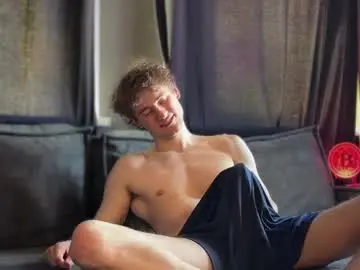 Chaturbate Live Sex Cam of marcus_paradise