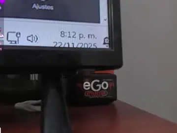 Chaturbate Free Porn Cam of evelynhoward23