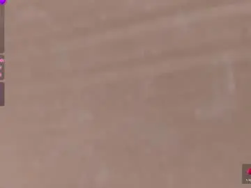 Chaturbate Live Sex Cam of evelynhoward23