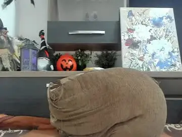 Chaturbate Free Live Porn of mellbell_