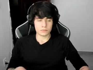 Chaturbate Sex Chat of lonelyhotboy0