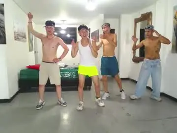 Chaturbate Adult Webcam of benz_boys