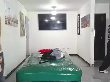 Chaturbate Adult Webcams of benz_boys