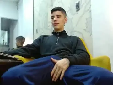Chaturbate Live Sex Cam of delglo