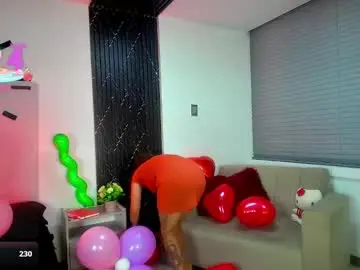 Chaturbate Live Sex Cam of oriana_thomson2