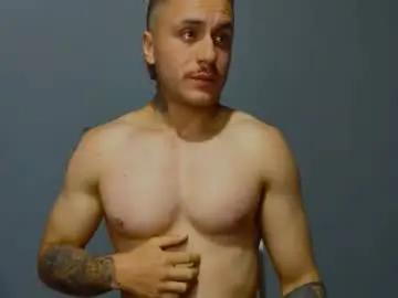 Chaturbate Live Sex Cam of tomdavisxl