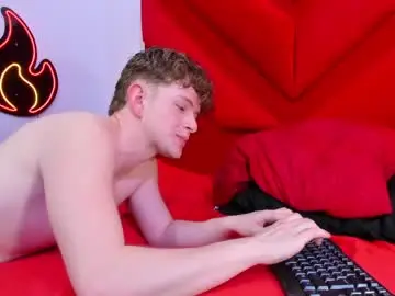 Chaturbate Best live sex cam show of chris18red