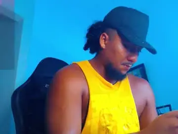 Chaturbate Live Sex Cam of yosoy_enzo2020