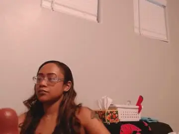 Chaturbate Live Sex Cam of cumplzqueen
