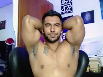 Chaturbate Nude Webcam of romanpearce_