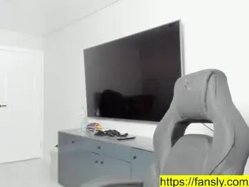 Chaturbate Live Sex Cam of krishort
