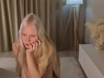 Chaturbate Live Sex Cam of amili_kron