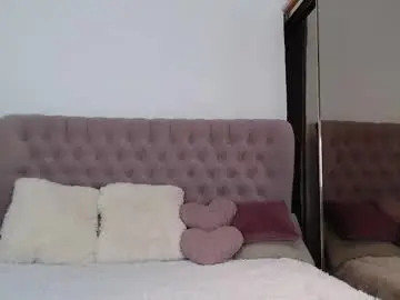 Chaturbate Live Sex Cam of aria_skyy