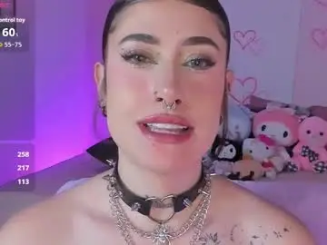 Chaturbate Live Sex Cam of melody_suarez