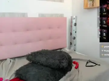 Chaturbate Nude Webcam of zhamira_21