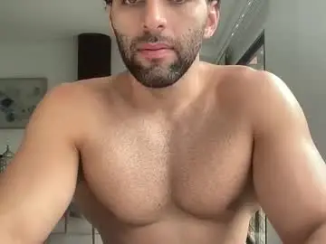 Chaturbate Adult Webcam of fitcurvyman4fun_69