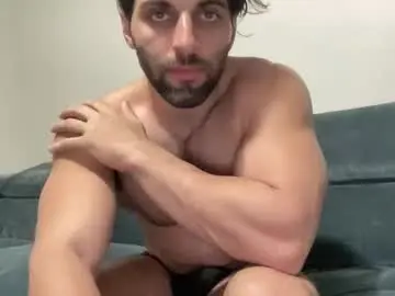 Chaturbate Nude Webcam of fitcurvyman4fun_69