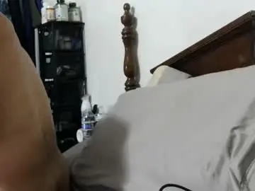 Chaturbate Live Sex of fitcurvyman4fun_69