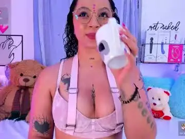 Chaturbate Live Sex Cam of mari_sweett
