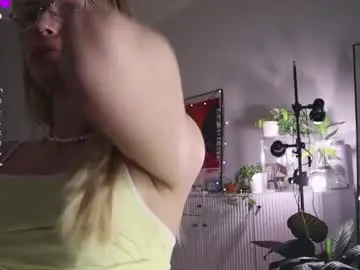 Chaturbate Live Sex Cam of whiteanni